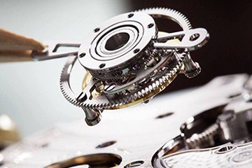 福州欧米茄手表上满发条为什么不走